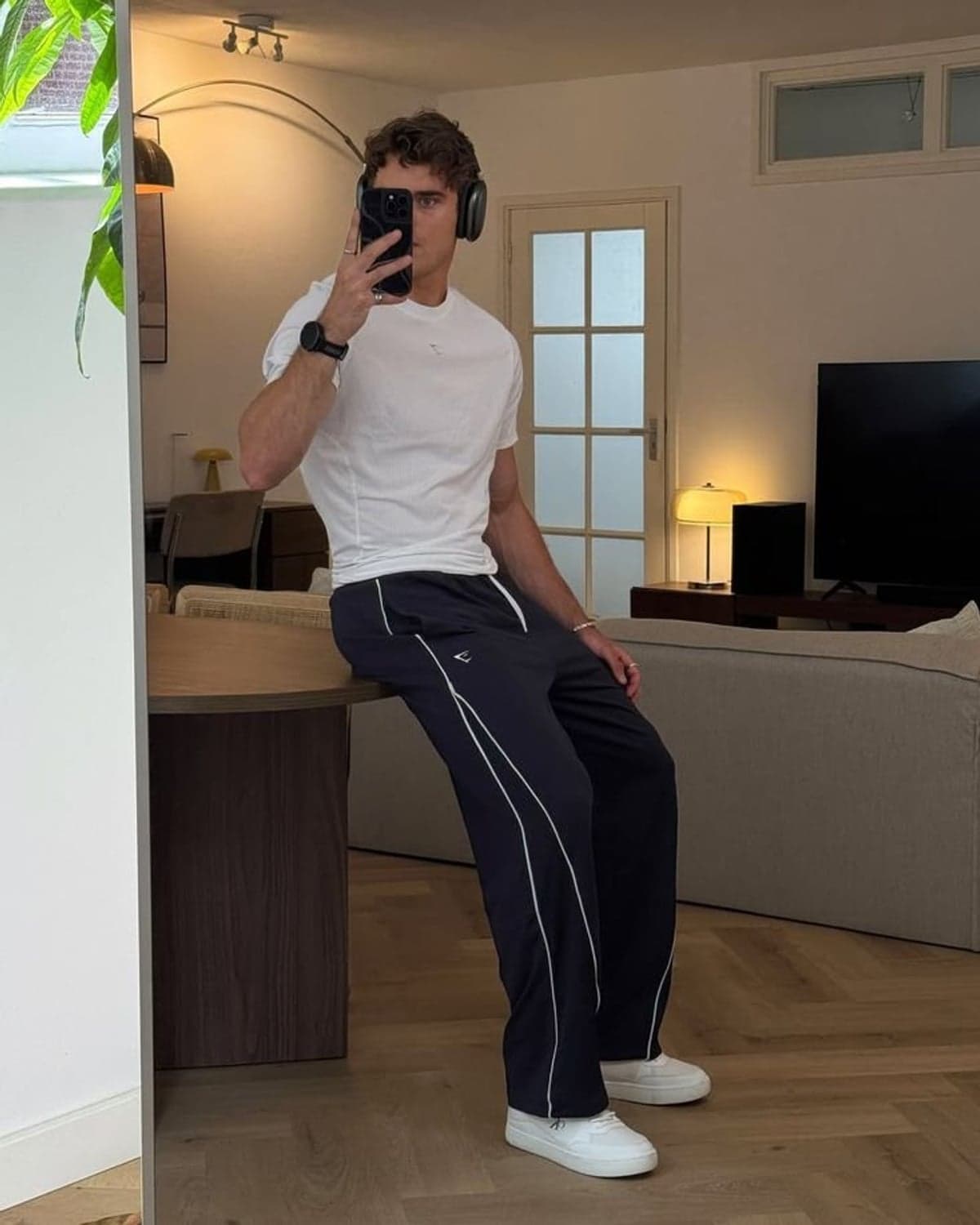 Retro Gymcore aesthetic — example fit